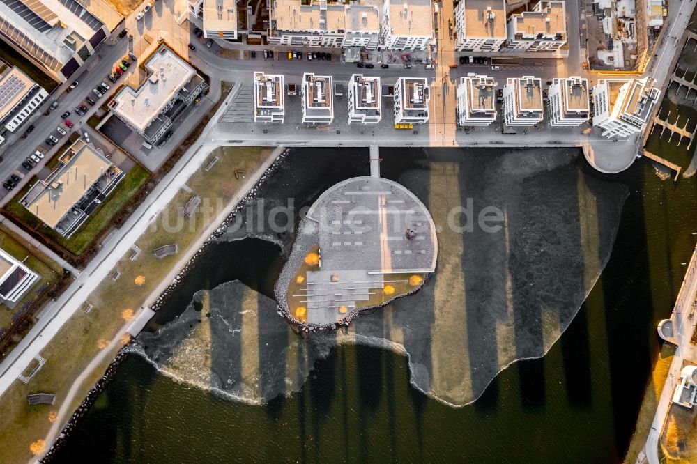 Luftaufnahme Dortmund - See- Insel auf dem Plateau der Kulturinsel auf dem Phönixsee im Ortsteil Hörde in Dortmund im Bundesland Nordrhein-Westfalen, Deutschland