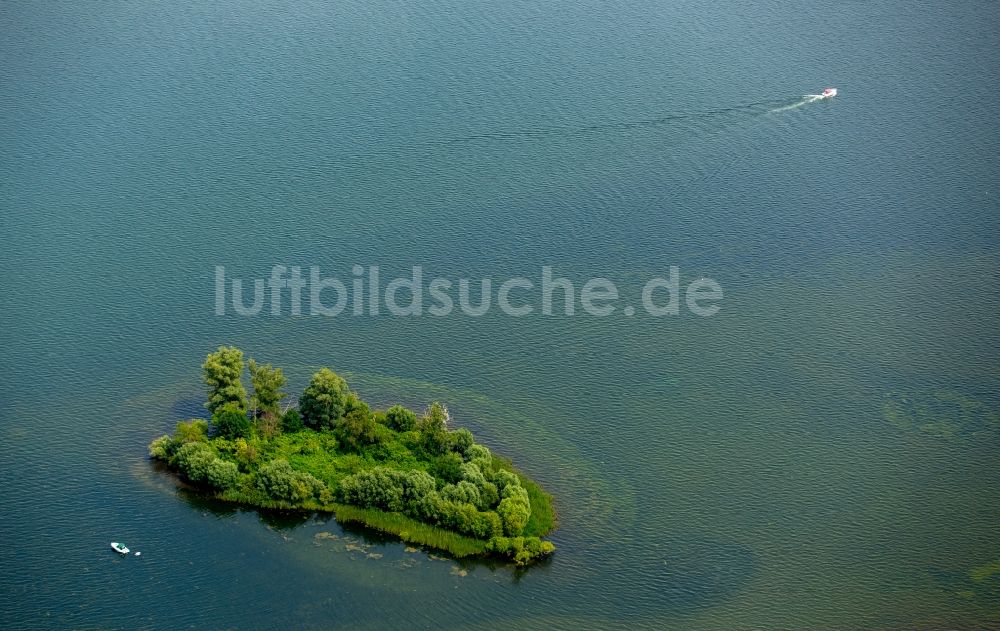 Plau am See aus der Vogelperspektive: See- Insel auf dem Plauer See in Plau am See im Bundesland Mecklenburg-Vorpommern