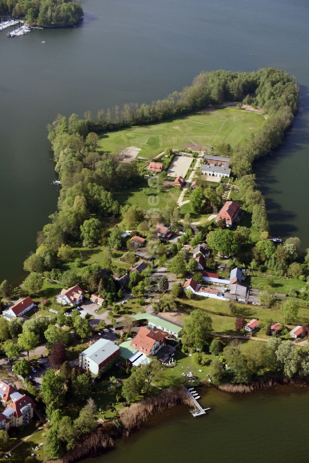 Luftaufnahme Bad Saarow - See- Insel auf dem Scharmützelsee in Bad Saarow im Bundesland Brandenburg