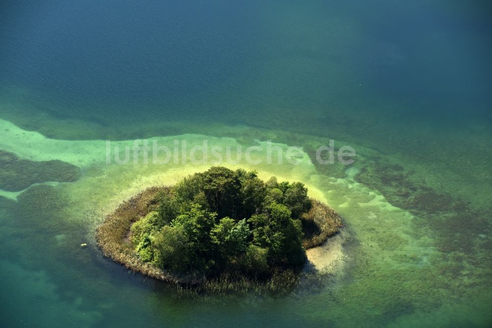 Heimland aus der Vogelperspektive: See- Insel auf dem See Großer Wummsee in Heimland im Bundesland Brandenburg