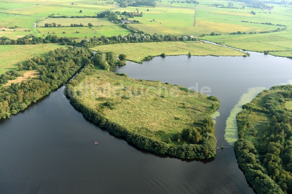 Großefehn aus der Vogelperspektive: See- Insel auf dem Timmeler Meer in Großefehn im Bundesland Niedersachsen