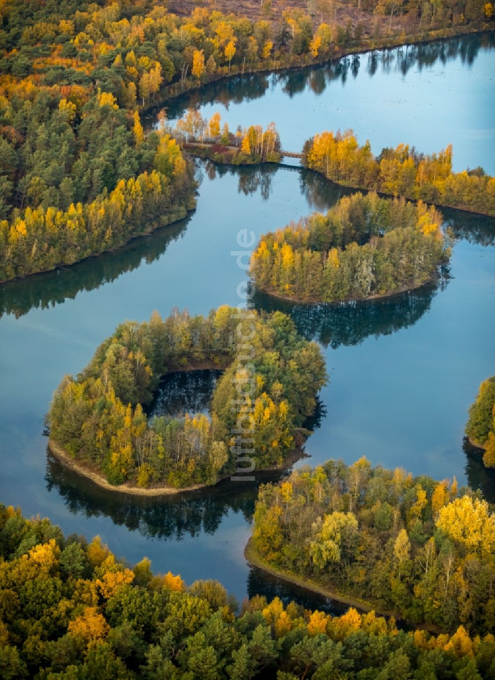 Luftbild Bottrop - See- Inseln auf dem Heidesee in Bottrop im Bundesland Nordrhein-Westfalen, Deutschland