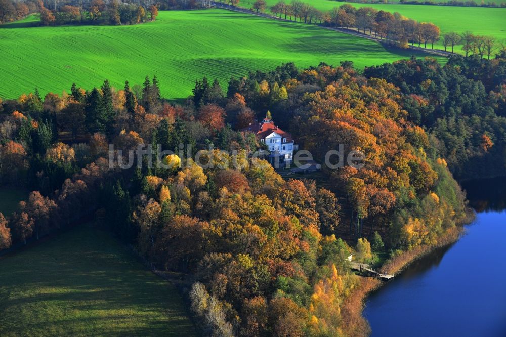 Löwenberger Land Liebenberg aus der Vogelperspektive: Seehaus am Großen Lankesee im Löwenberger Land im Bundesland Brandenburg