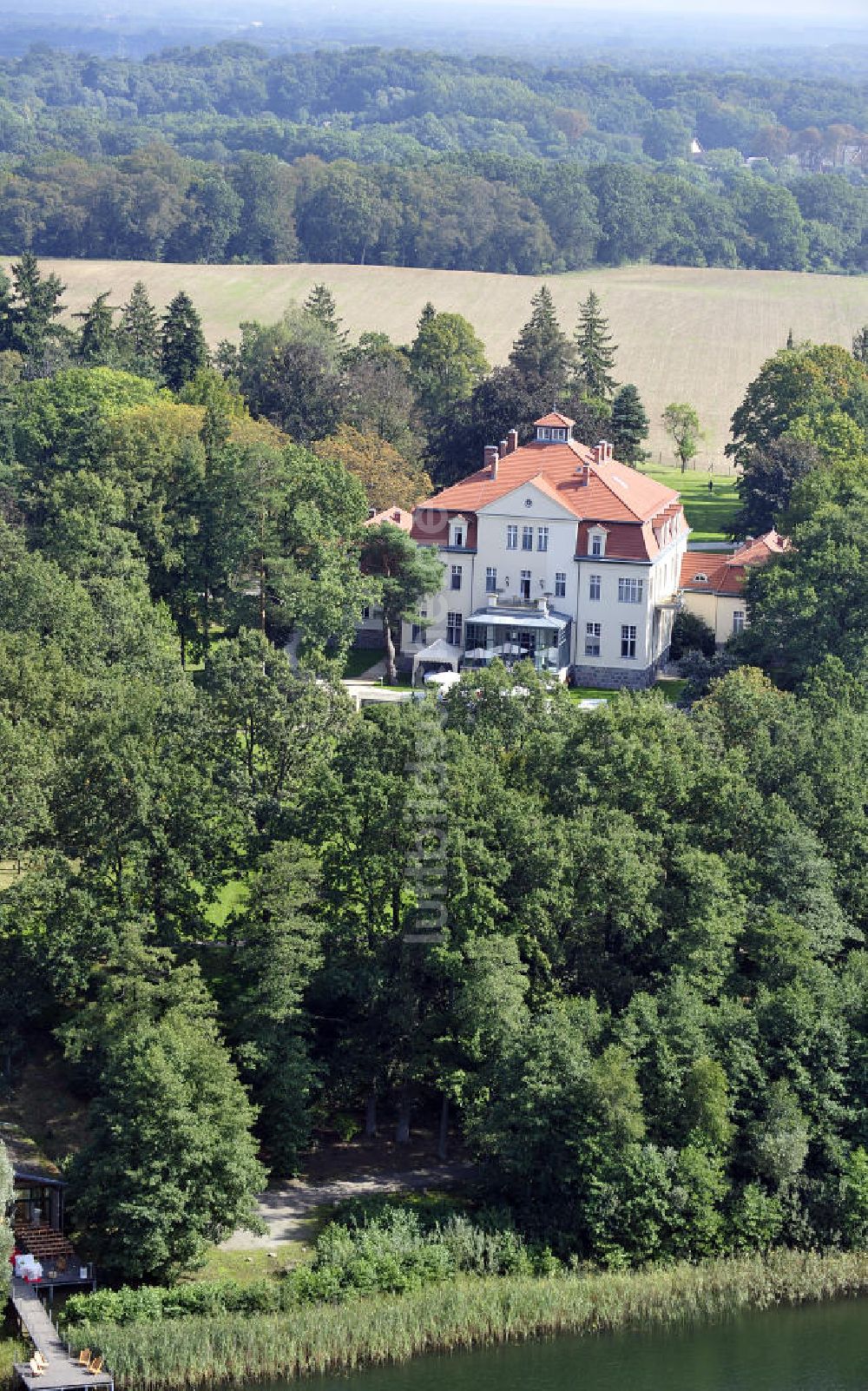 LIEBENBERG von oben - Seehaus Liebenberg am Großen Lankesee