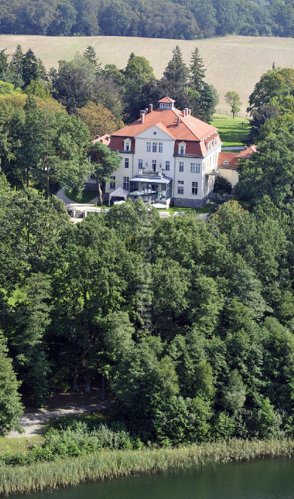 LIEBENBERG von oben - Seehaus Liebenberg am Großen Lankesee