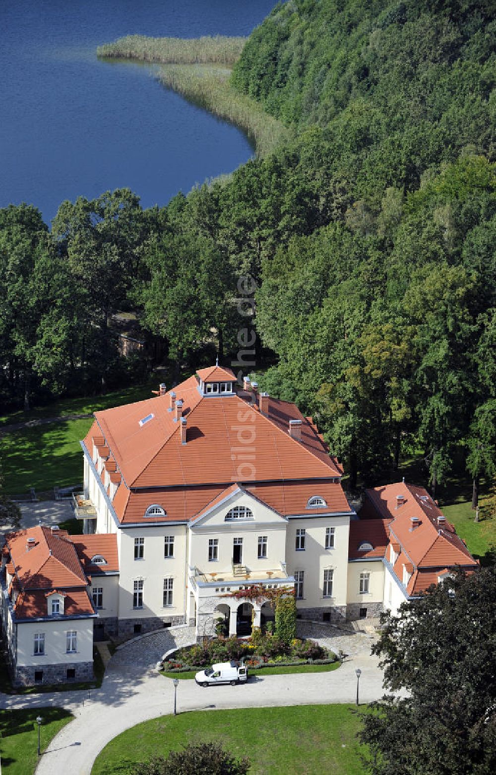 LIEBENBERG von oben - Seehaus Liebenberg am Großen Lankesee