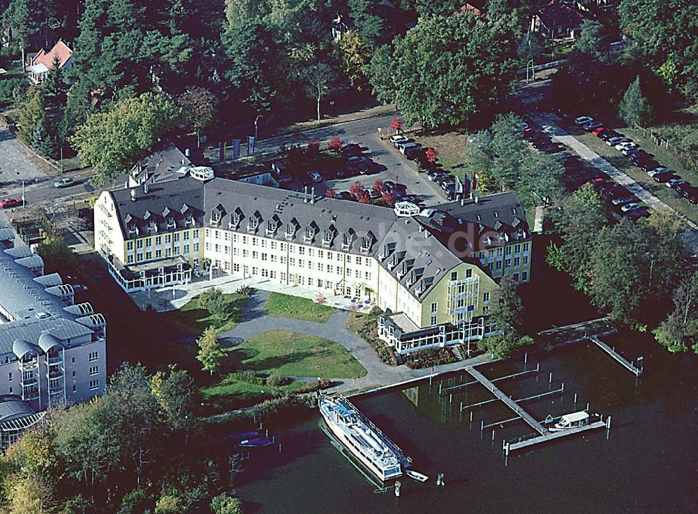 Luftaufnahme Zeuthen / Brandenburg - Seehotel Zeuthen am Zeuthener See Fontaneallee 27/28 Tel: 033762/890,Fax:-408, Email: info@seehotel-zeuthen