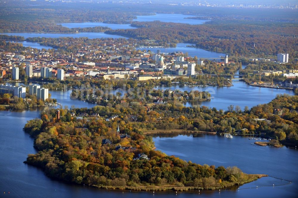 Luftaufnahme Potsdam - Seelandschaft in Potsdam im Bundesland Brandenburg