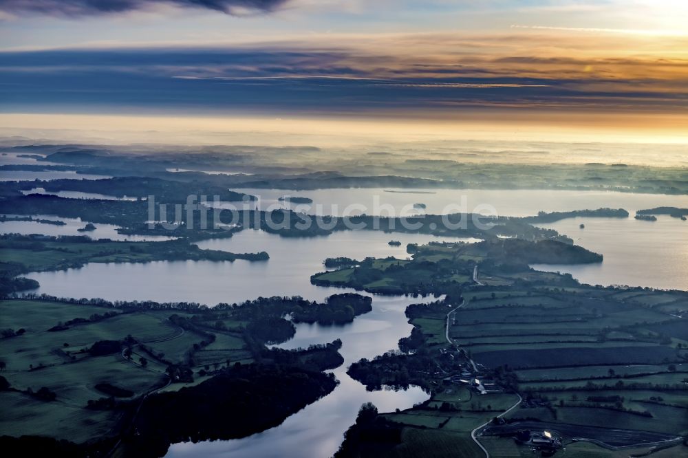 Luftbild Plön - Seen- Kette und Uferbereiche des Plöner Sees in Plön im Bundesland Schleswig-Holstein, Deutschland