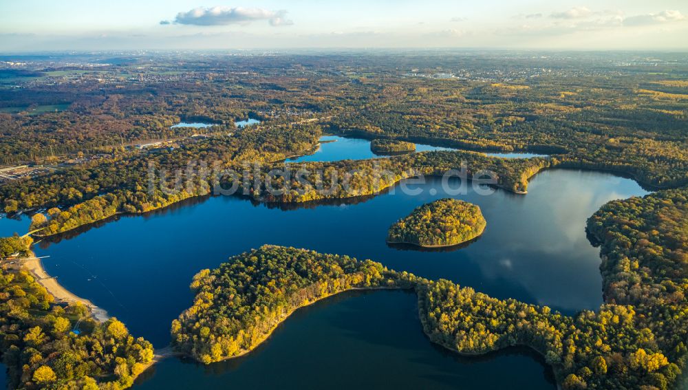 Luftbild Duisburg - Seen- Kette und Uferbereiche Sechs-Seen-Platte in Duisburg im Bundesland Nordrhein-Westfalen, Deutschland