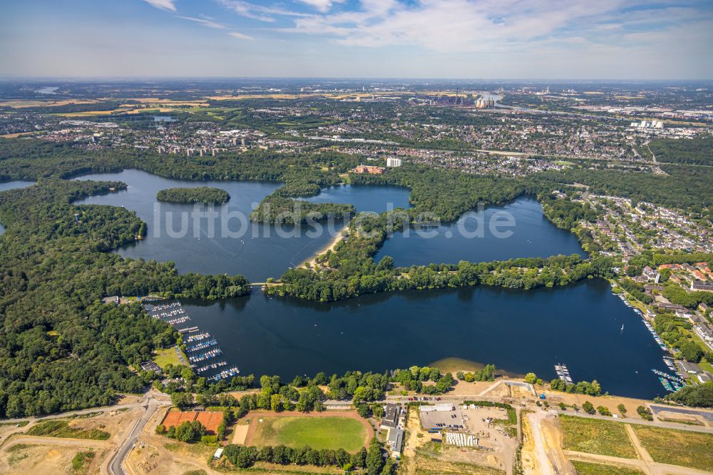 Luftaufnahme Duisburg - Seen- Kette und Uferbereiche Sechs-Seen-Platte in Duisburg im Bundesland Nordrhein-Westfalen, Deutschland