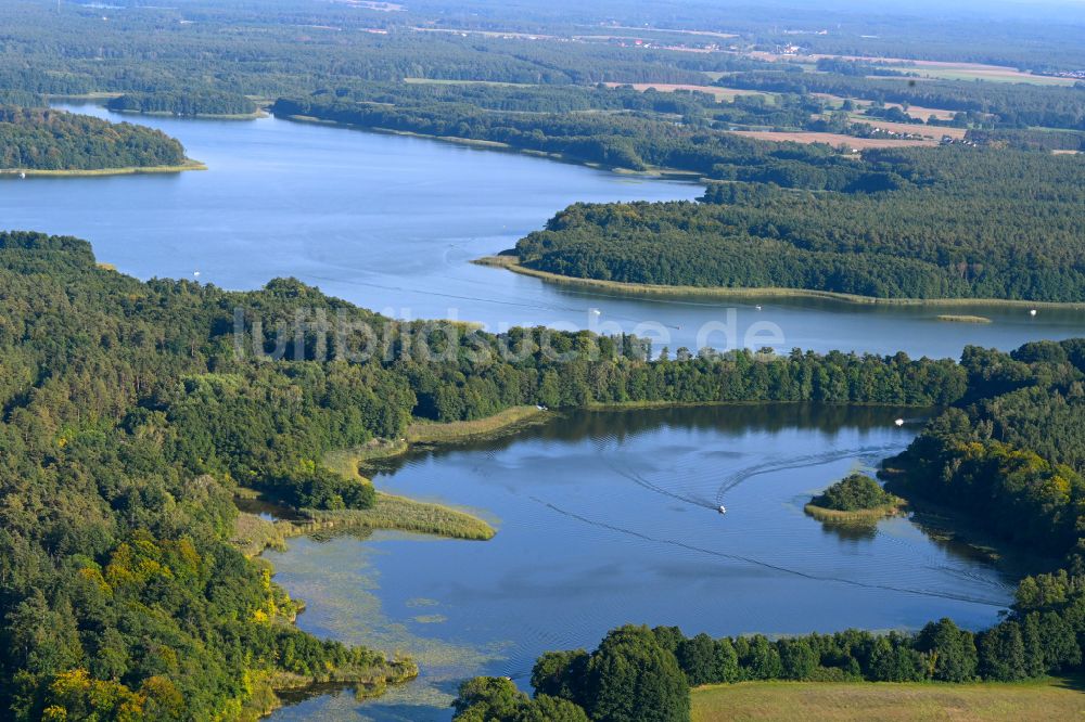 Templin aus der Vogelperspektive: Seen- Kette und Uferbereiche des Sees Bruchsee - Fährsee in Templin im Bundesland Brandenburg, Deutschland