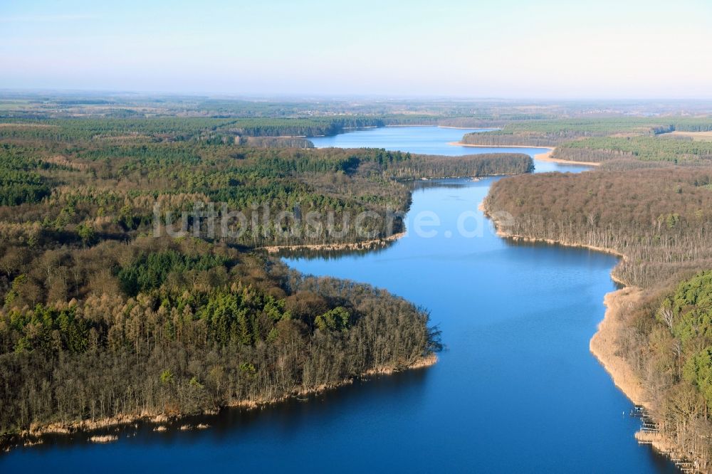 Fleeth von oben - Seen- Kette und Uferbereiche des Sees Mössensee in Fleeth im Bundesland Mecklenburg-Vorpommern, Deutschland