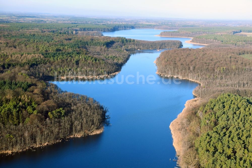 Fleeth aus der Vogelperspektive: Seen- Kette und Uferbereiche des Sees Mössensee in Fleeth im Bundesland Mecklenburg-Vorpommern, Deutschland