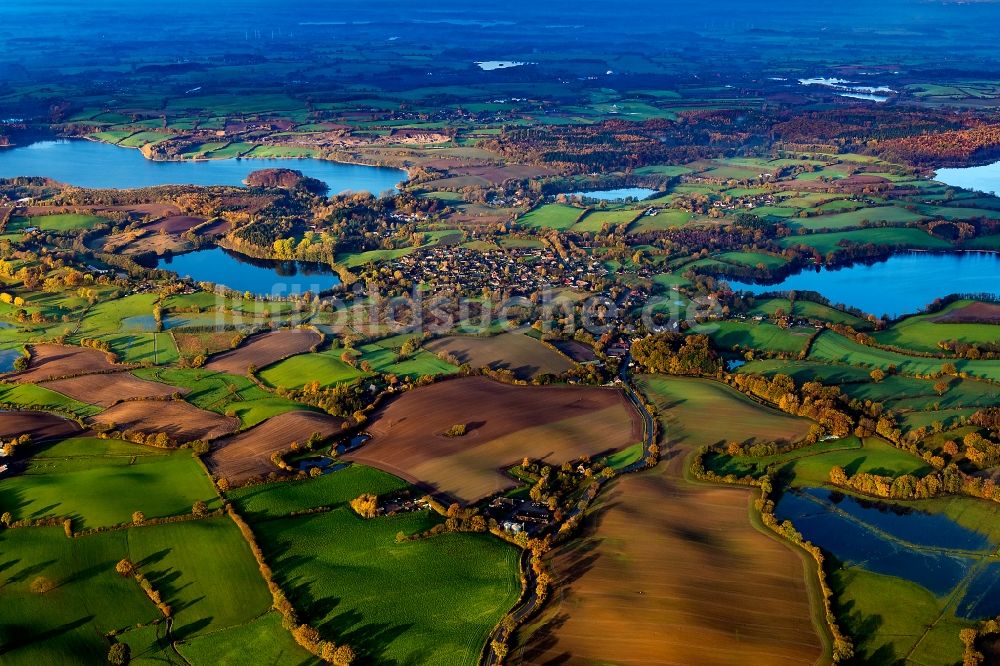 Grebin von oben - Seen- Kette und Uferbereiche des Sees Schierensee im Sonnenaufgang in Grebin im Bundesland Schleswig-Holstein, Deutschland