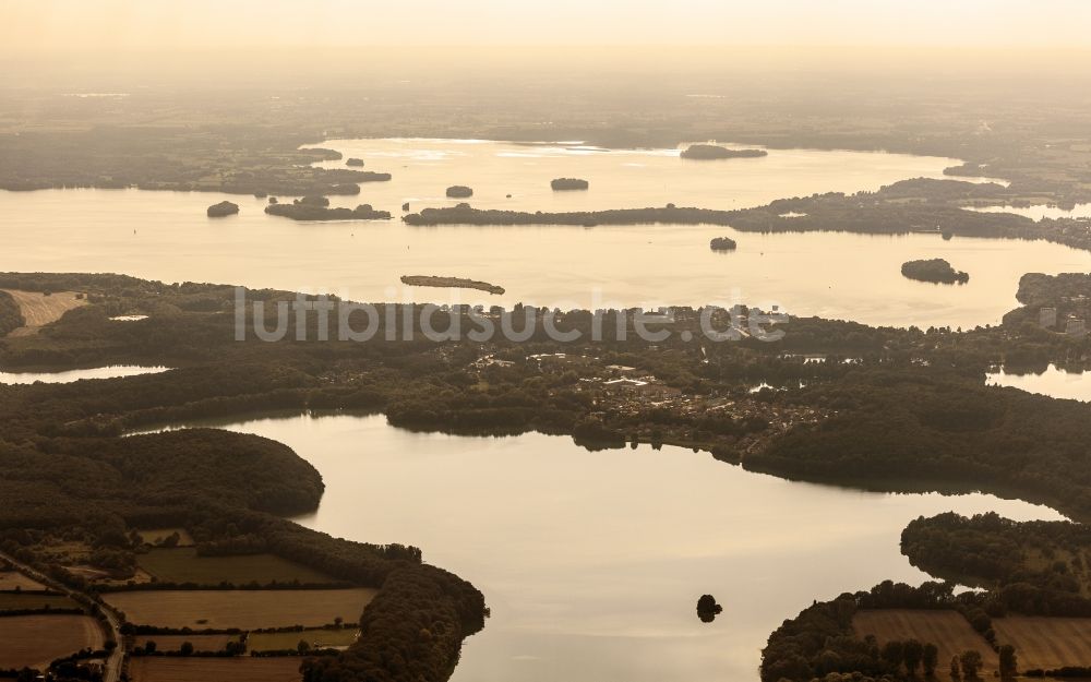 Luftbild Plön - Seen- Kette und Uferbereiche des Suhrer Sees und des Großen Plöner Sees im Ortsteil Stadtheide in Plön im Bundesland Schleswig-Holstein