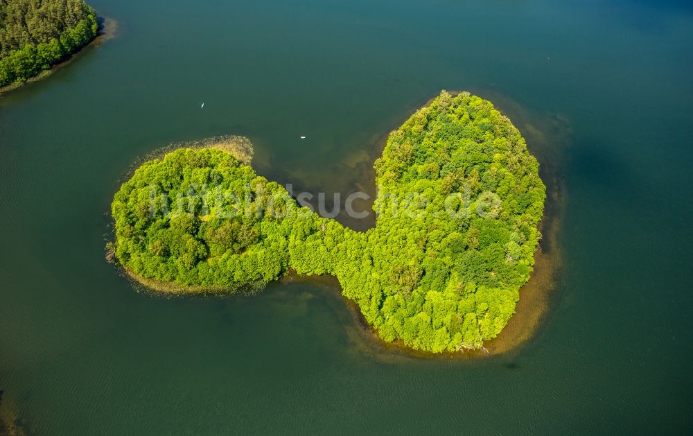 Luftaufnahme Zakowo - Seen- Kette und Uferbereiche in Zakowo in pomorskie, Polen