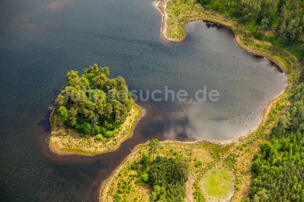 Zakowo von oben - Seen- Kette und Uferbereiche in Zakowo in pomorskie, Polen