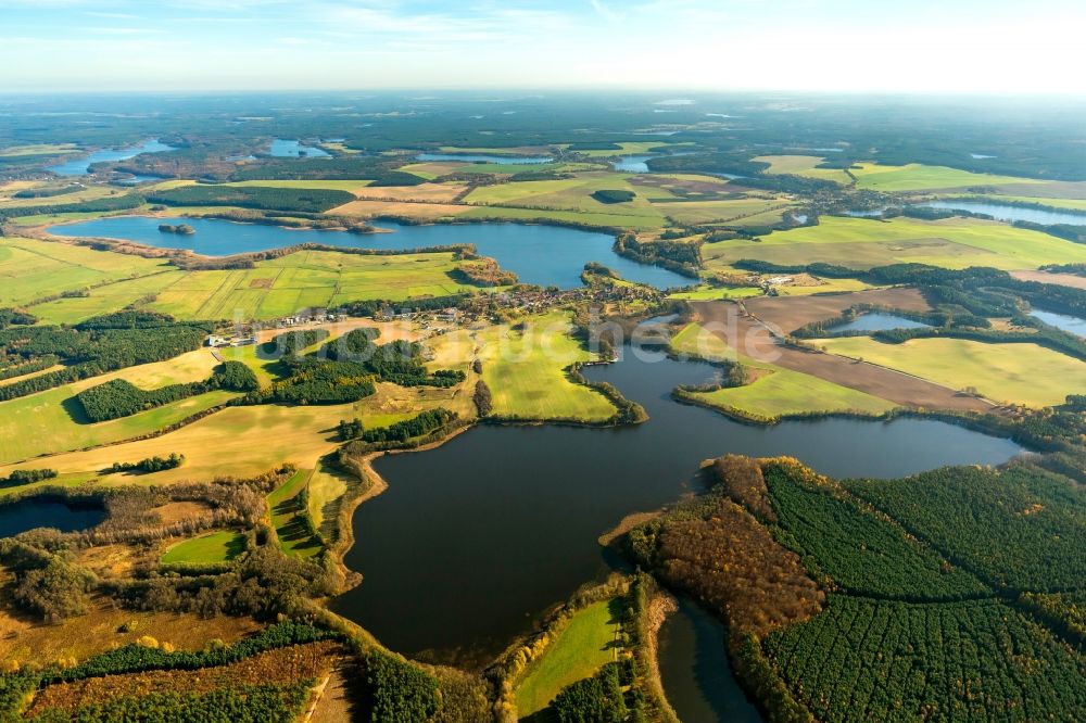 Wustrow von oben - Seenlandschaft bei Wustrow im Bundesland Mecklenburg-Vorpommern