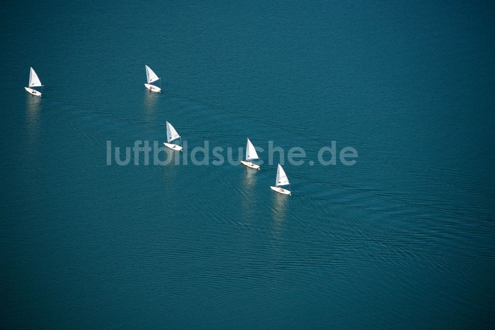 Luftaufnahme Hückeswagen - Segelboote auf der Bevertalsperre in Hückeswagen im Bundesland Nordrhein-Westfalen