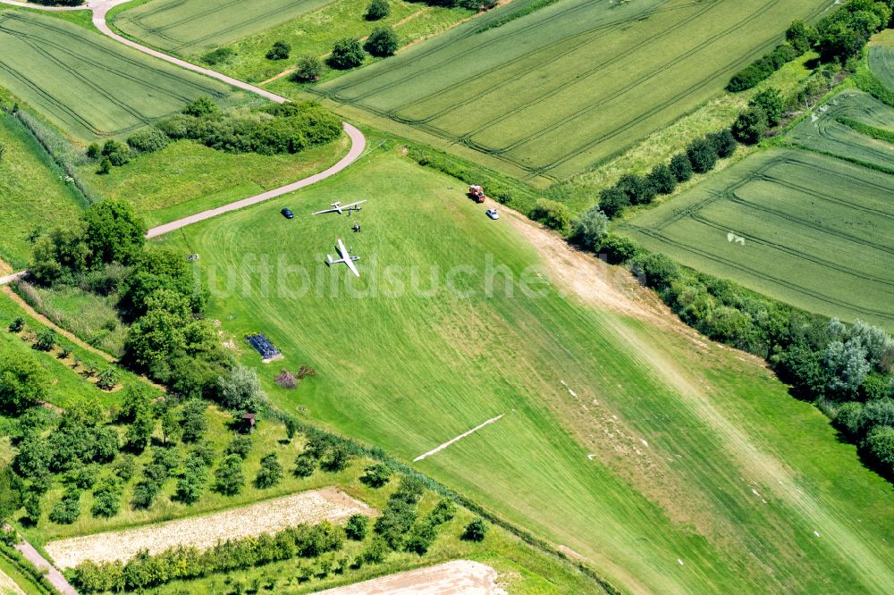 Kippenheim von oben - Segelflug- Gelände auf dem Flugplatz Altdorf-Wallburg in Kippenheim im Bundesland Baden-Württemberg, Deutschland