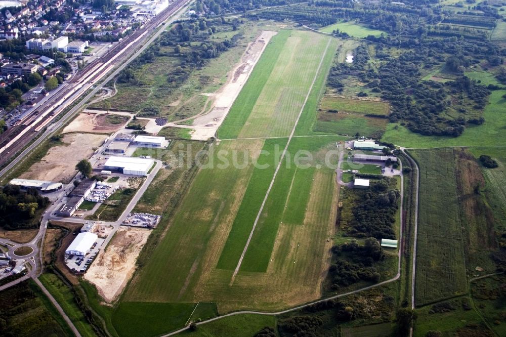 Luftaufnahme Baden-Baden - Segelflug- Gelände auf dem Flugplatz der Baden-Oos im Ortsteil Oos in Baden-Baden im Bundesland Baden-Württemberg