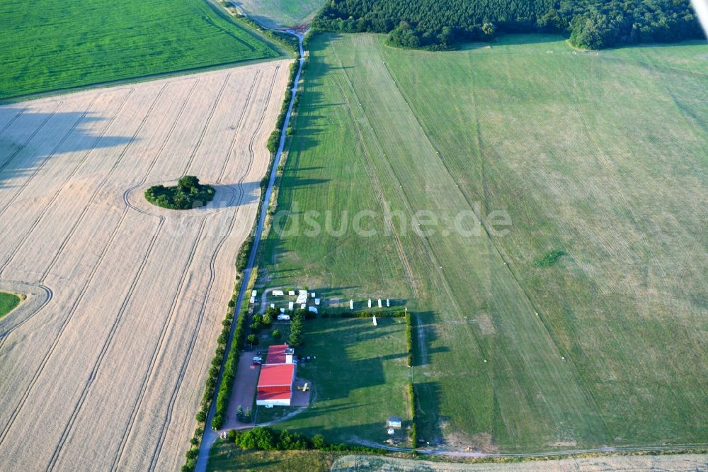 Luftbild Waren - Segelflug- Gelände auf dem Flugplatz Flugplatz Waren-Vielist im Ortsteil Vielist in Waren im Bundesland Mecklenburg-Vorpommern, Deutschland