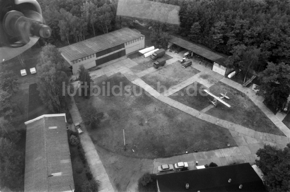 Luftaufnahme Friedersdorf - Segelflug- Gelände auf dem Flugplatz in Friedersdorf im Bundesland Brandenburg, Deutschland