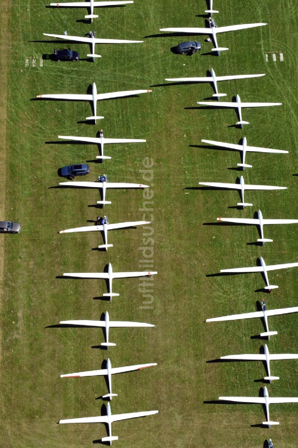 Kamenz aus der Vogelperspektive: Segelflug- Gelände auf dem Flugplatz in Kamenz im Bundesland Sachsen