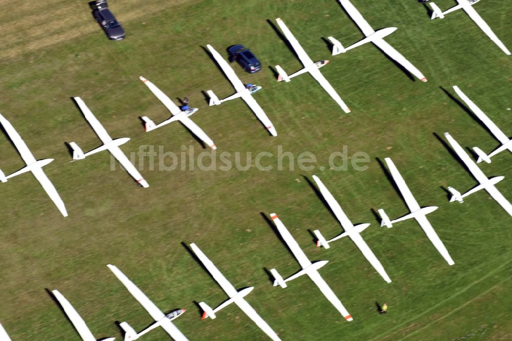 Kamenz aus der Vogelperspektive: Segelflug- Gelände auf dem Flugplatz in Kamenz im Bundesland Sachsen