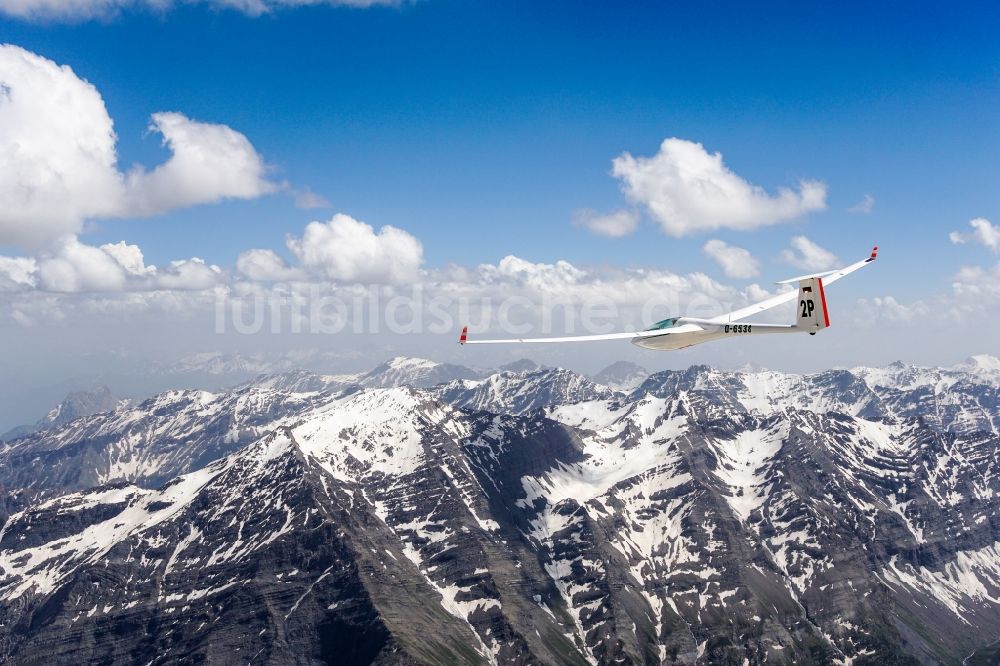 Luftbild La Chapelle-en-Valgaudémar - Segelflugzeug ASW 20 D-6538 im Fluge über den Bergen des Nationalpark Écrins in Provence-Alpes-Cote d'Azur, Frankreich