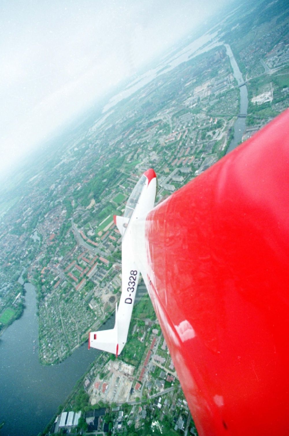 Brandenburg an der Havel von oben - Segelflugzeug Bocian mit der Kennung D-3328 im Fluge über dem Luftraum in Brandenburg an der Havel im Bundesland Brandenburg, Deutschland