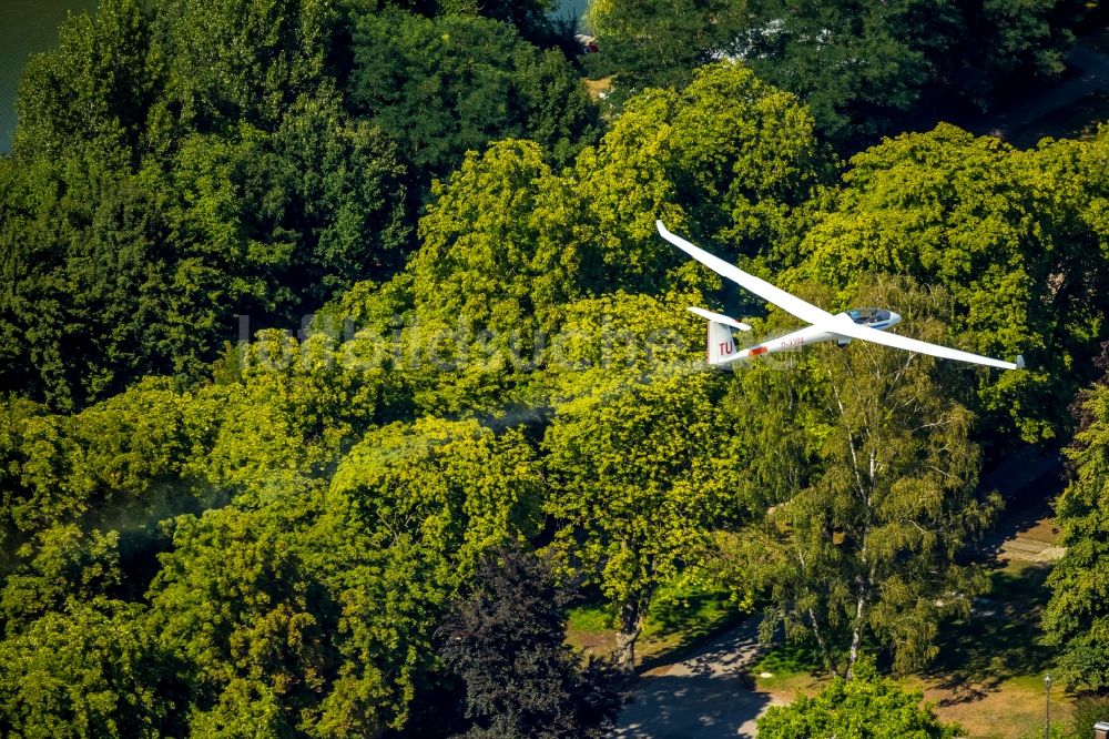 Luftbild Hamm - Segelflugzeug im Fluge über dem Luftraum in Hamm im Bundesland Nordrhein-Westfalen, Deutschland