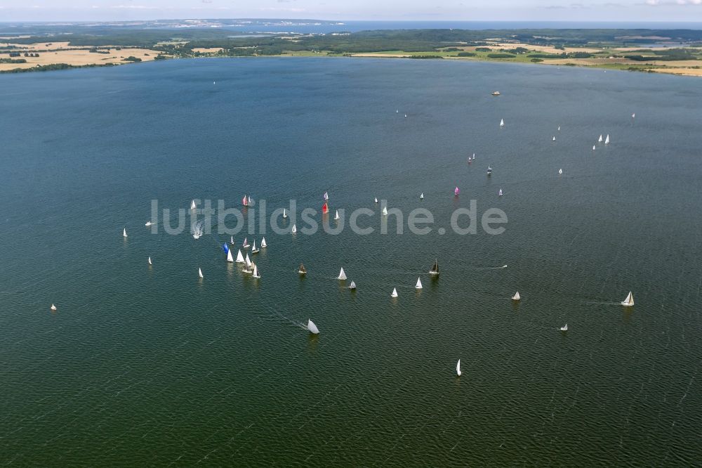 Dorsten aus der Vogelperspektive: Segelregatta bei Middelhagen auf der Insel Rügen in Mecklenburg-Vorpommern