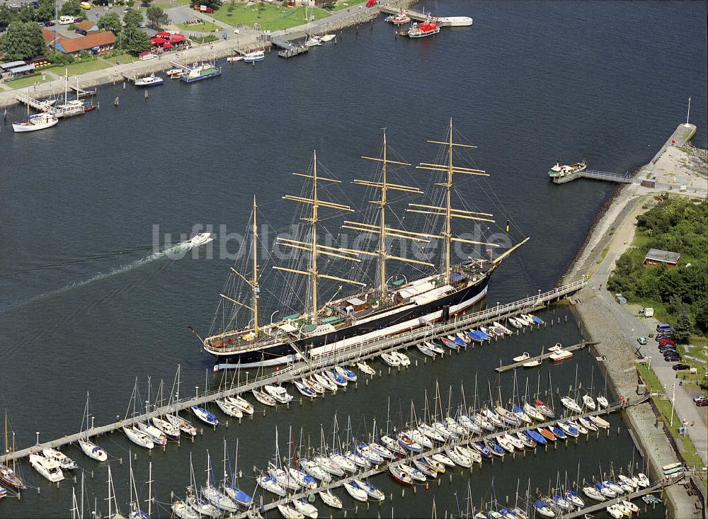 Luftaufnahme Travemünde - Segelschiff Passat in Travemünde