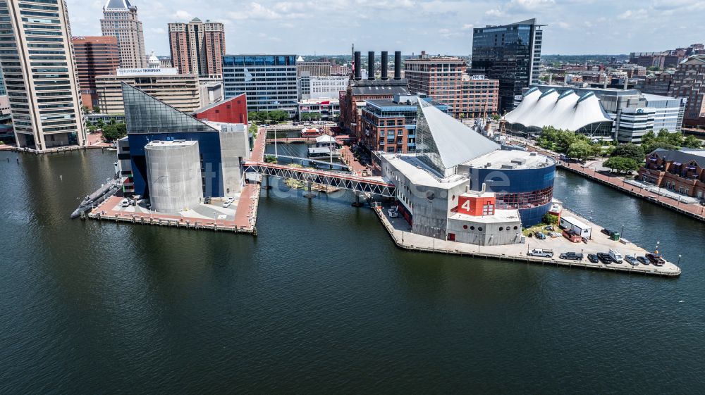 Baltimore von oben - Sehenswürdigkeit National Aquarium in Baltimore in Maryland, USA