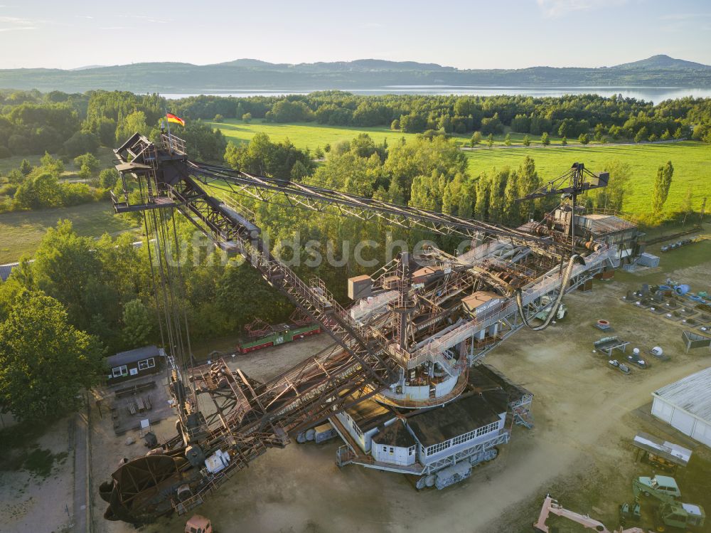 Luftbild Hagenwerder - Sehenswürdigkeit Schaufelradbagger 1452 in Hagenwerder im Bundesland Sachsen, Deutschland