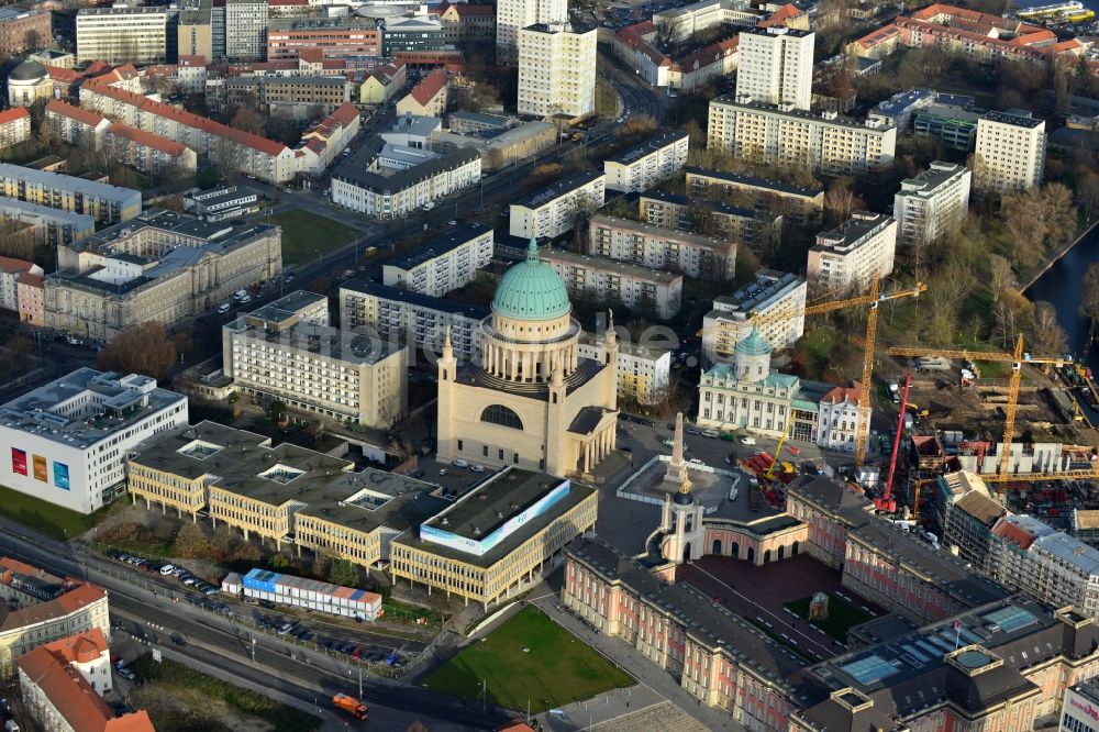 Luftbild Potsdam - Sehenswürdigkeiten am Alten Markt in Potsdam im Bundesland Brandenburg