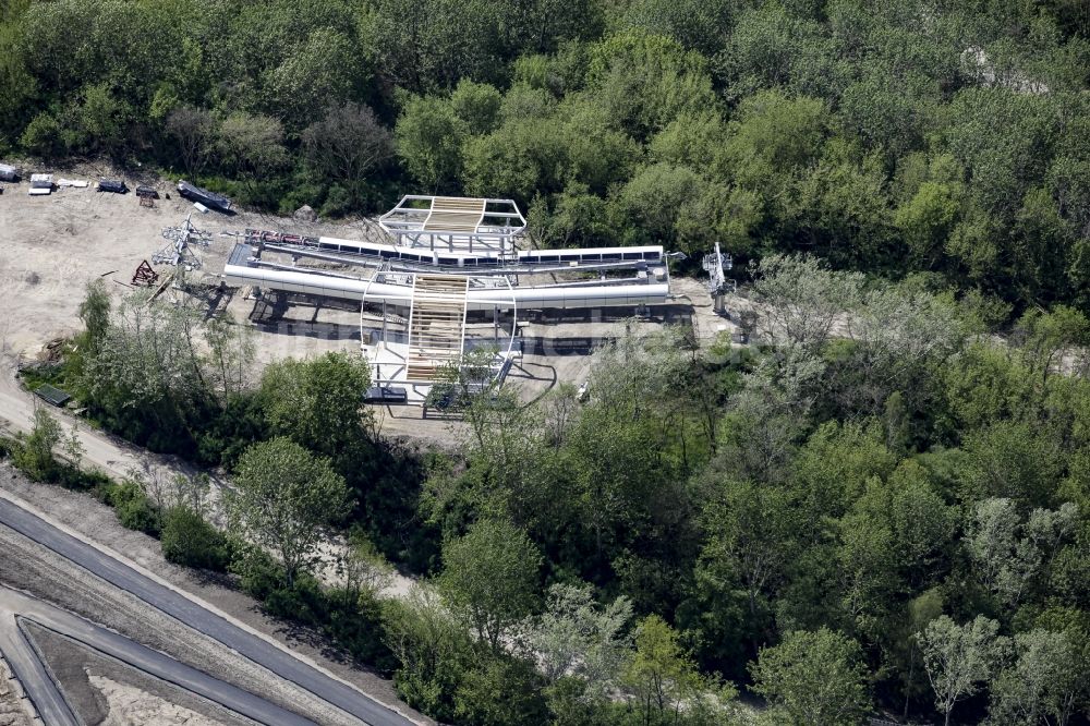 Luftaufnahme Berlin - Seilbahnstation und Bauarbeiten auf dem Kienberg am Gelände der Internationalen Gartenausstellung IGA 2017 im Bezirk Marzahn-Hellersdorf in Berlin