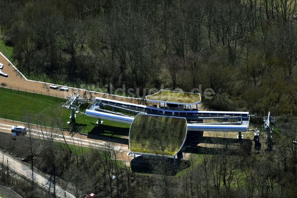 Luftbild Berlin - Seilbahnstation und Bauarbeiten am Kienberg am Gelände der Internationalen Gartenausstellung IGA 2017 im Bezirk Marzahn-Hellersdorf in Berlin