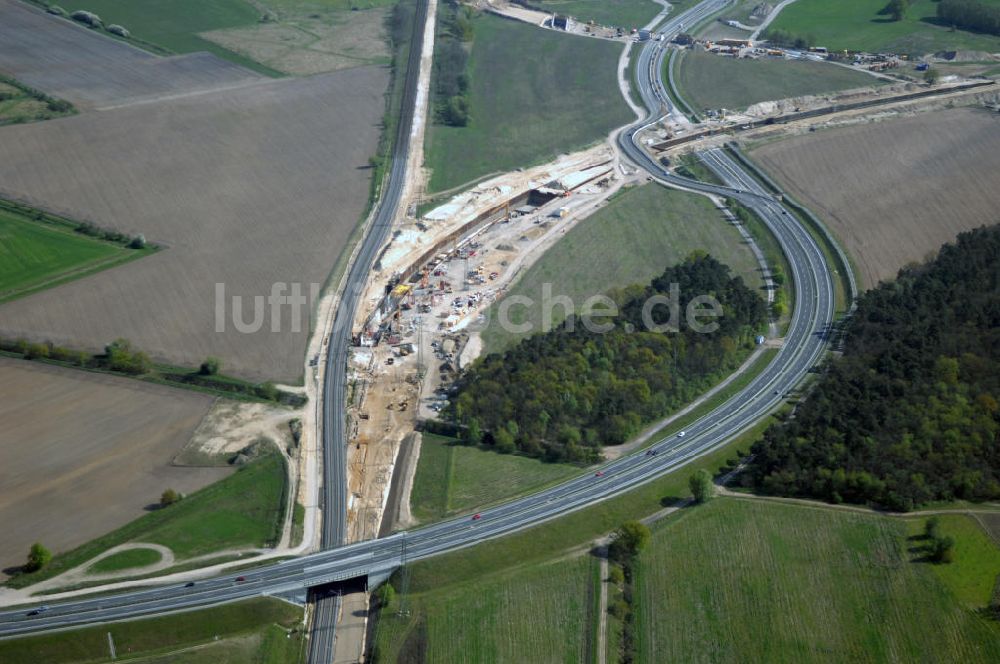 SELCHOW von oben - Selchower Kurve der Deutschen Bahn beim Anschluß des Flughafens Schönefeld BBI