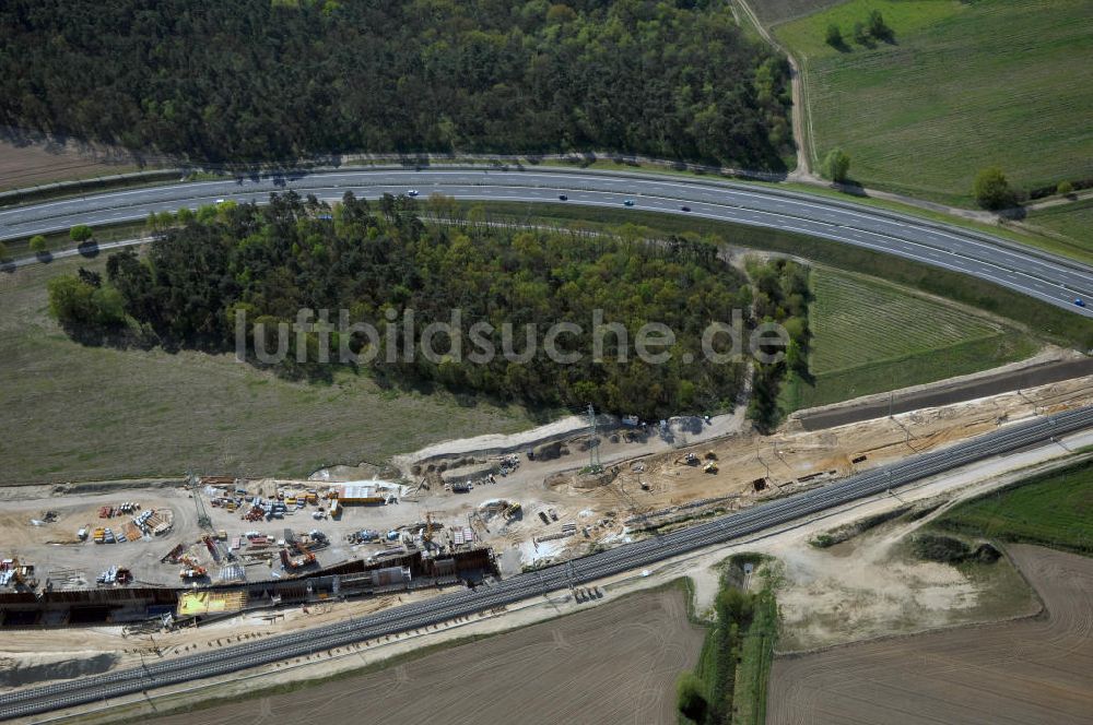 SELCHOW von oben - Selchower Kurve der Deutschen Bahn beim Anschluß des Flughafens Schönefeld BBI