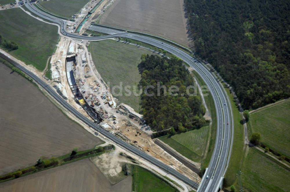 SELCHOW von oben - Selchower Kurve der Deutschen Bahn beim Anschluß des Flughafens Schönefeld BBI