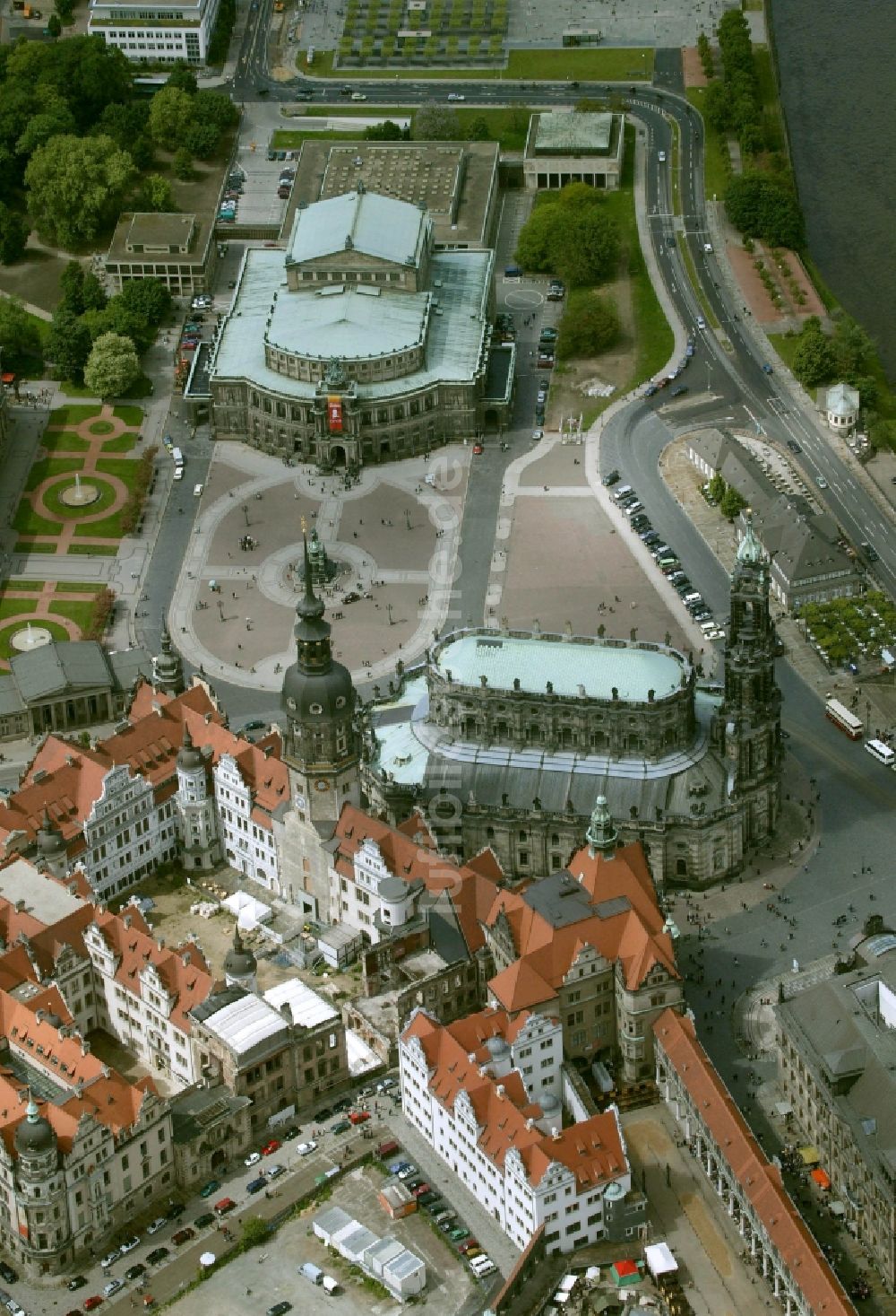 Luftaufnahme Dresden - Semperoper in Dresden im Bundesland Sachsen