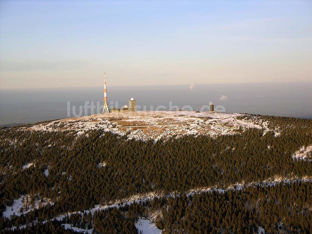 Brocken / Harz aus der Vogelperspektive: Sendeanlagen auf dem Brocken der Deutsche Telekom AG.