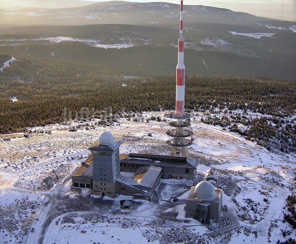 Brocken / Harz aus der Vogelperspektive: Sendeanlagen auf dem Brocken der Deutsche Telekom AG