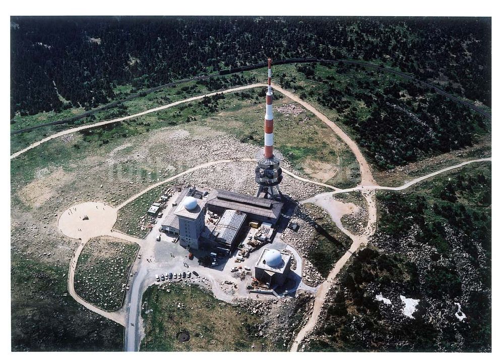 bei Wernigerode aus der Vogelperspektive: Sendeanlagen der Telekom auf dem Brocken im Harz.