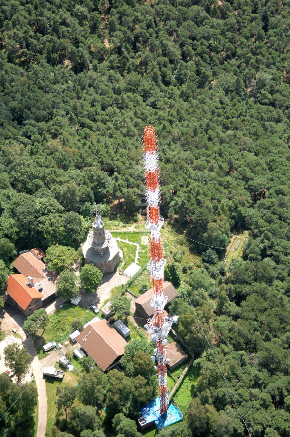 Neustadt an der Weinstrasse von oben - Sendemast bei Neustadt an der Weinstrasse