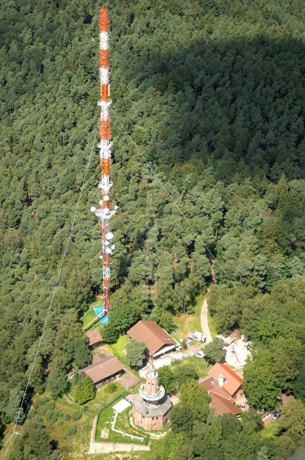 Neustadt an der Weinstrasse aus der Vogelperspektive: Sendemast bei Neustadt an der Weinstrasse