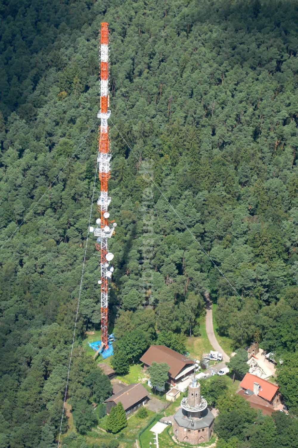 Neustadt an der Weinstrasse aus der Vogelperspektive: Sendemast bei Neustadt an der Weinstrasse